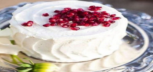 تزیین کیک با انار برای شب یلدا